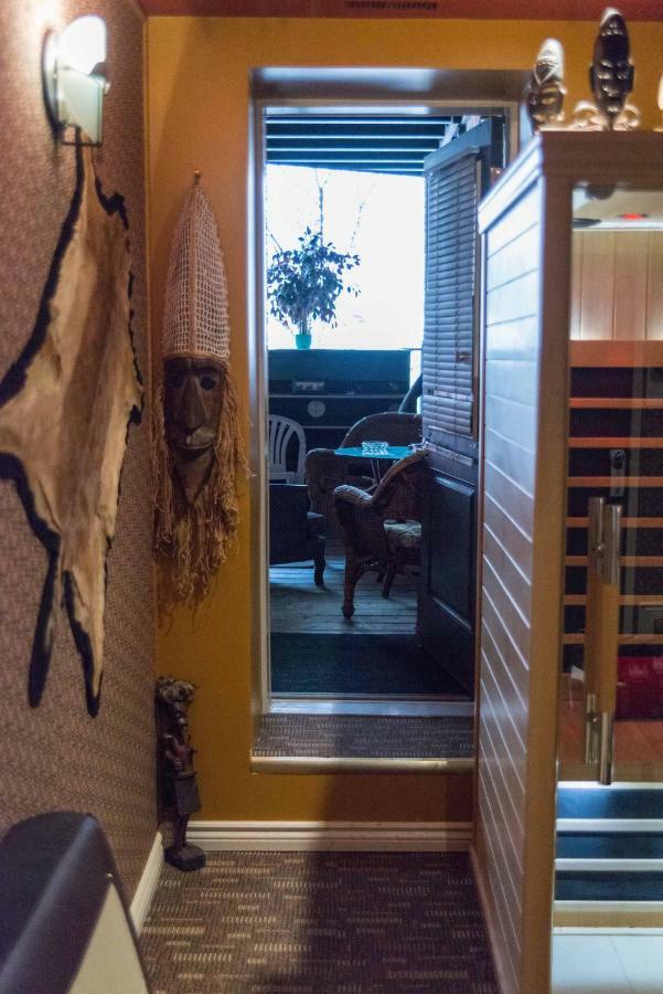 Mariaggi'S Theme Suite Hotel & Spa Winnipeg Ngoại thất bức ảnh